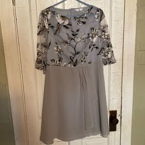 UNKNOWN. Women’s dress.